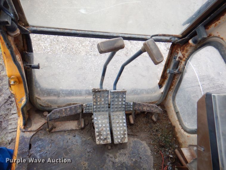 image for item DP4209 1987 John Deere 690D  excavator