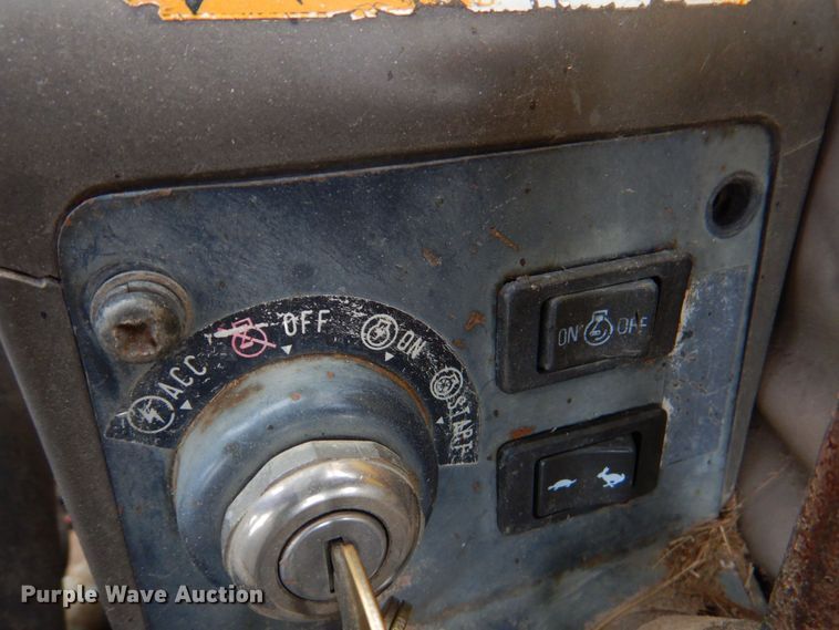 image for item DP4209 1987 John Deere 690D  excavator