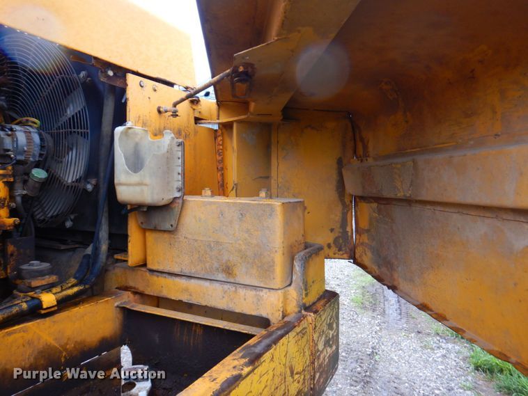 image for item DP4209 1987 John Deere 690D  excavator