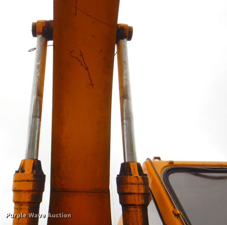 image for item DP4209 1987 John Deere 690D  excavator