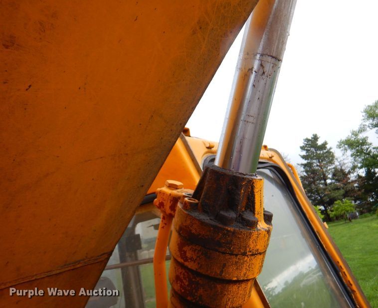 image for item DP4209 1987 John Deere 690D  excavator