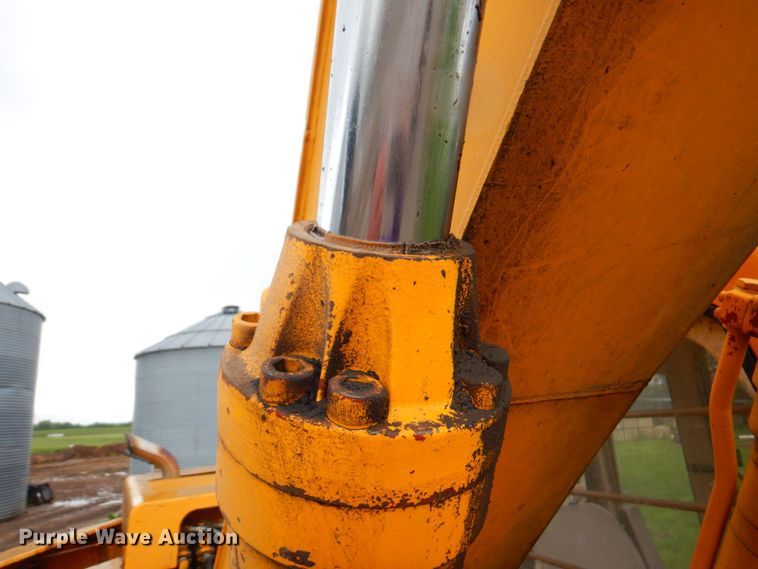 image for item DP4209 1987 John Deere 690D  excavator