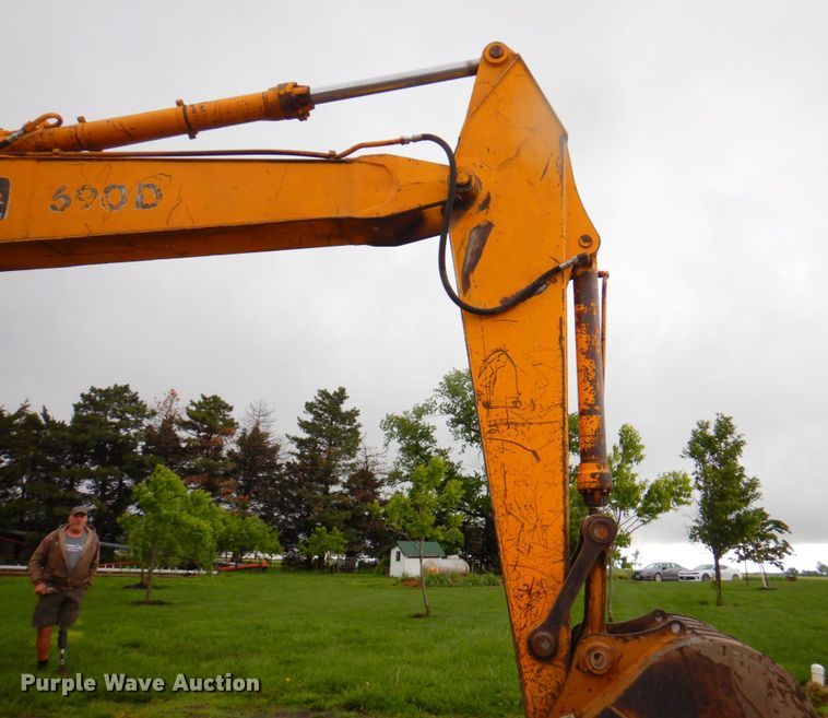 image for item DP4209 1987 John Deere 690D  excavator