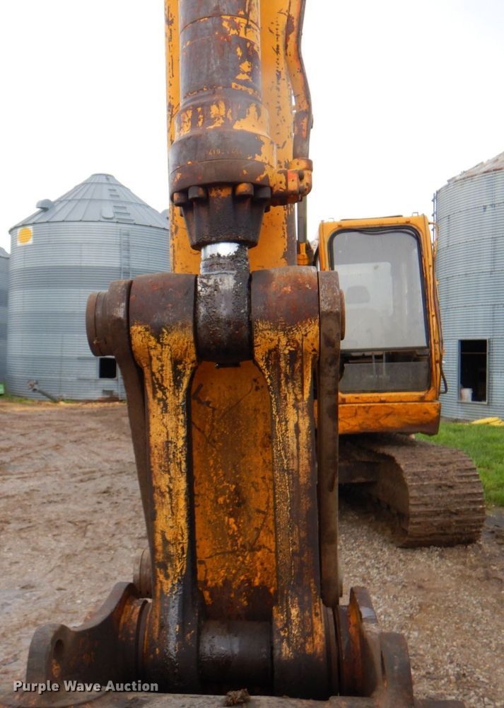 image for item DP4209 1987 John Deere 690D  excavator