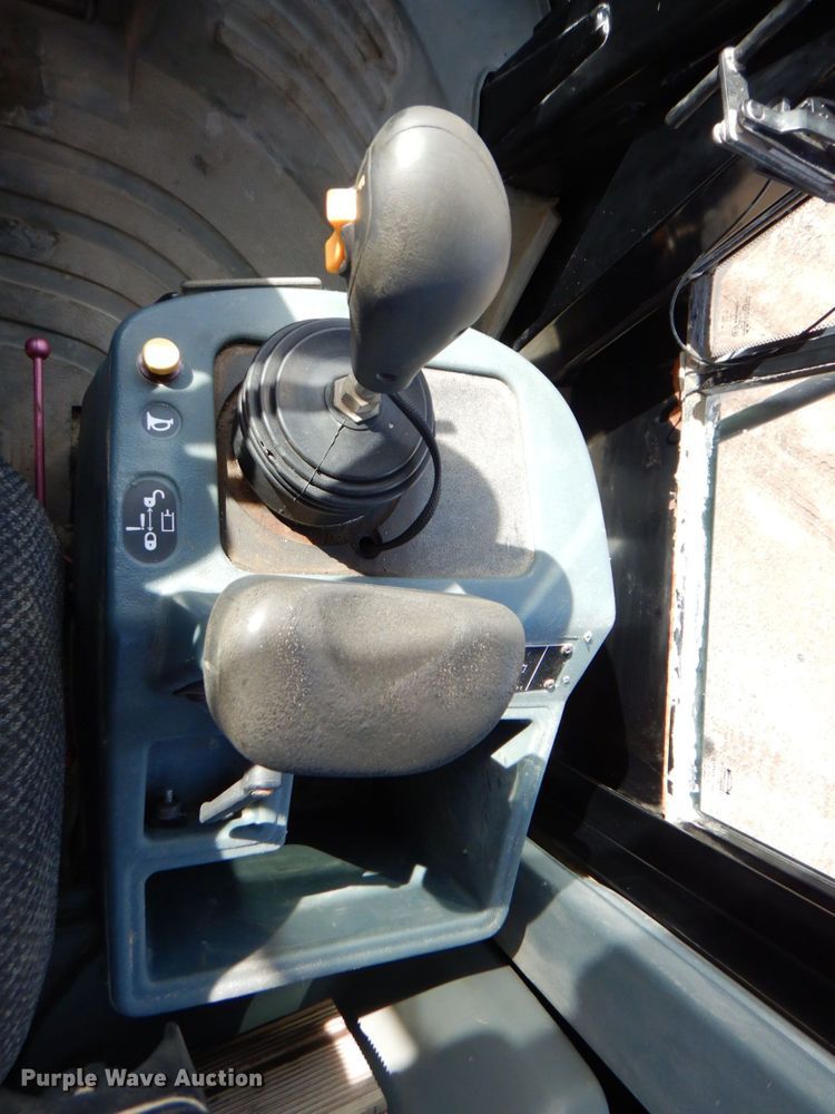 image for item DP4234 2005 Caterpillar 962GII  wheel loader