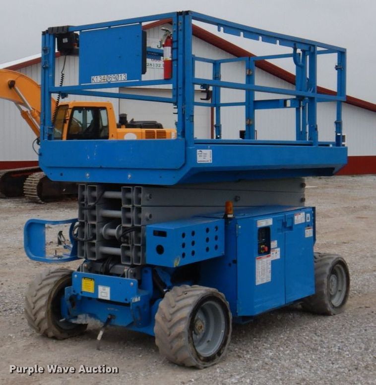 image for item DP5541 2013 Genie GS-4069  scissor lift
