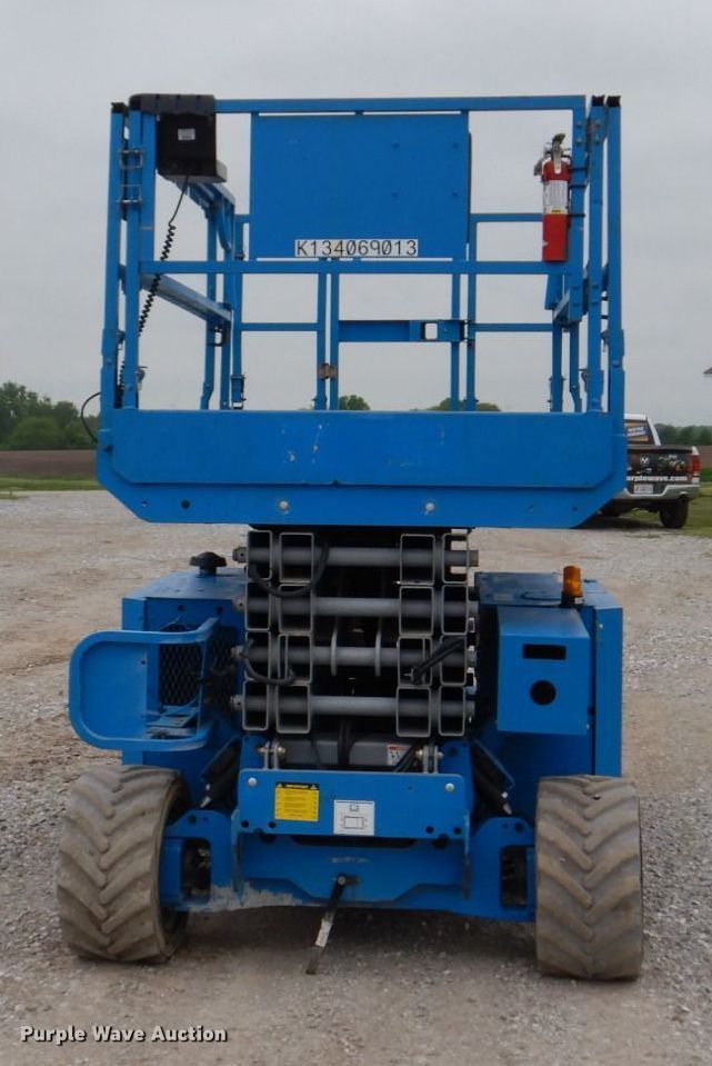 image for item DP5541 2013 Genie GS-4069  scissor lift