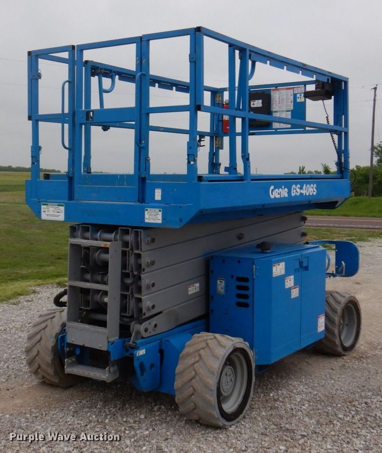 image for item DP5541 2013 Genie GS-4069  scissor lift