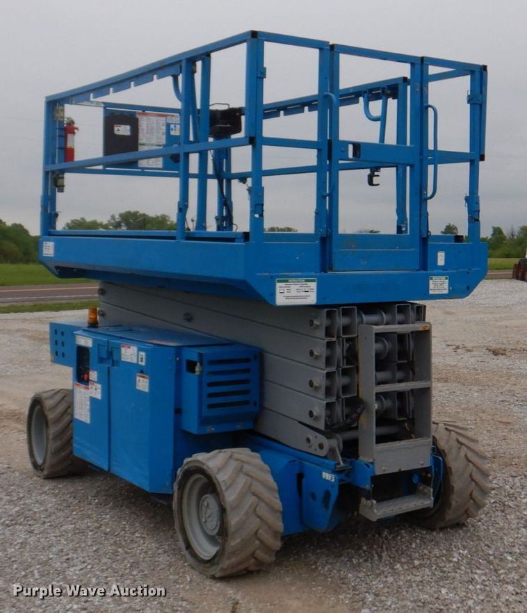 image for item DP5541 2013 Genie GS-4069  scissor lift