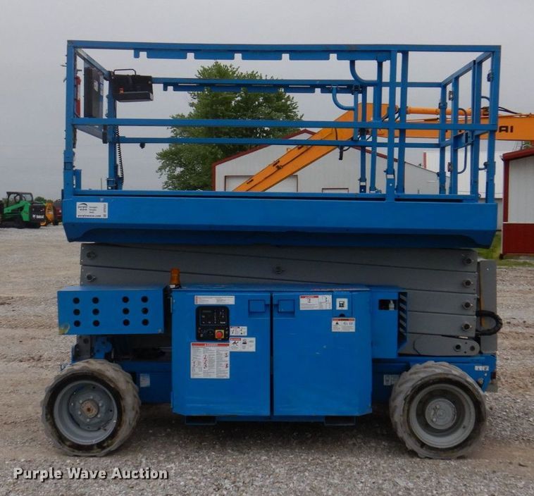 image for item DP5541 2013 Genie GS-4069  scissor lift