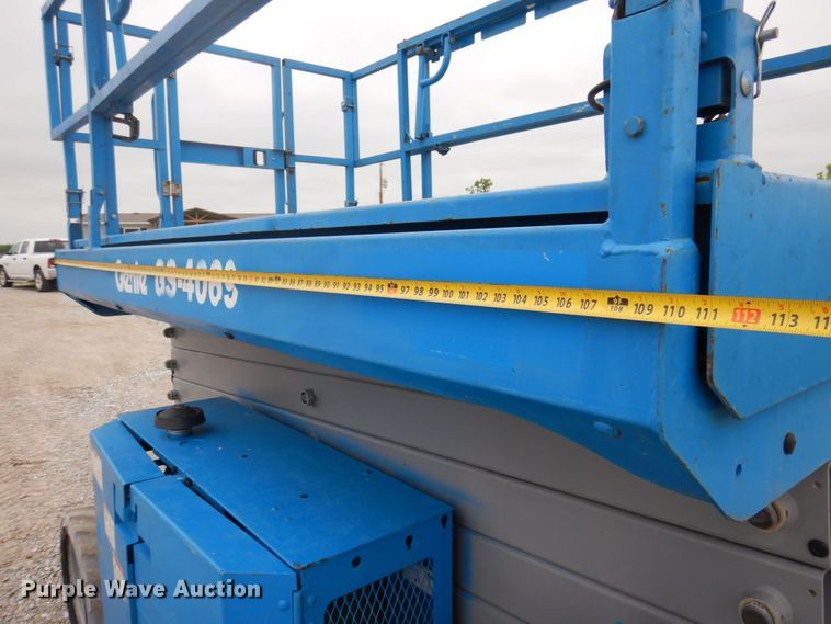 image for item DP5541 2013 Genie GS-4069  scissor lift
