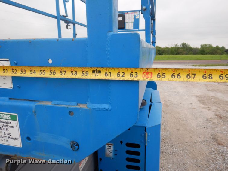 image for item DP5541 2013 Genie GS-4069  scissor lift