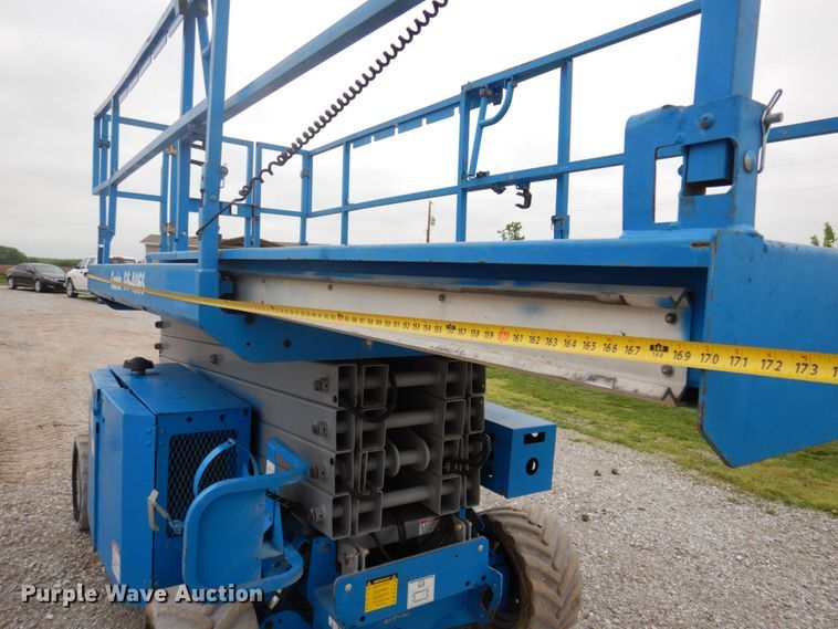 image for item DP5541 2013 Genie GS-4069  scissor lift