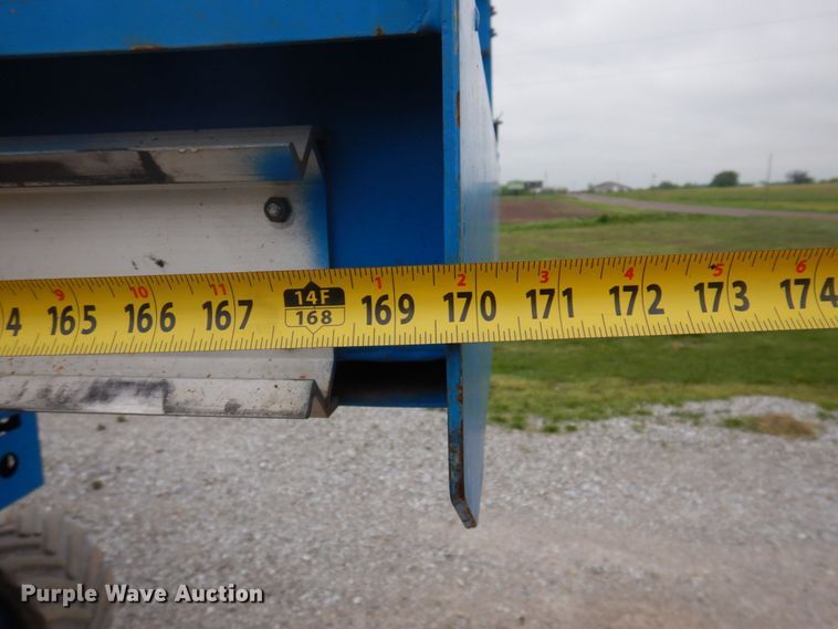 image for item DP5541 2013 Genie GS-4069  scissor lift