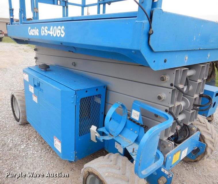 image for item DP5541 2013 Genie GS-4069  scissor lift