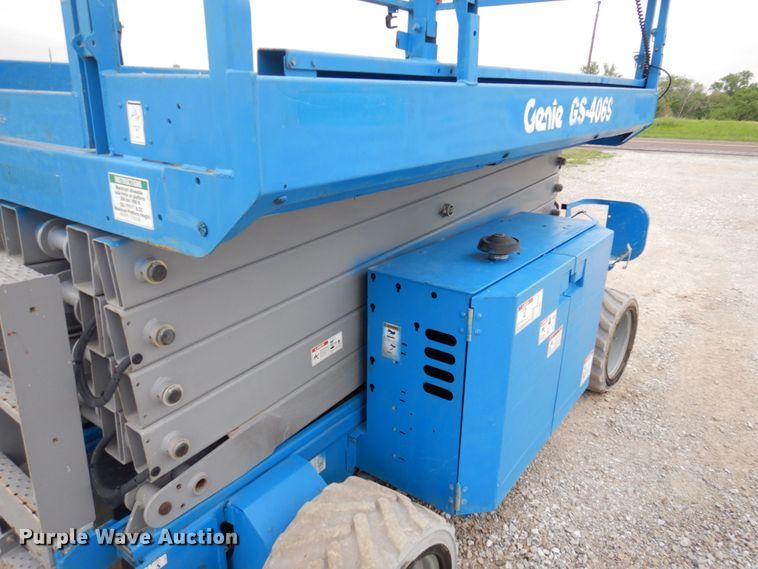 image for item DP5541 2013 Genie GS-4069  scissor lift