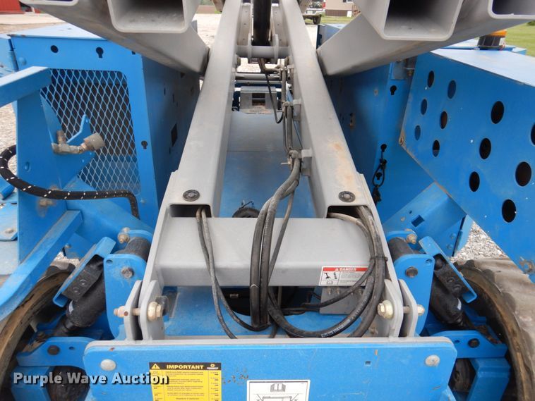 image for item DP5541 2013 Genie GS-4069  scissor lift