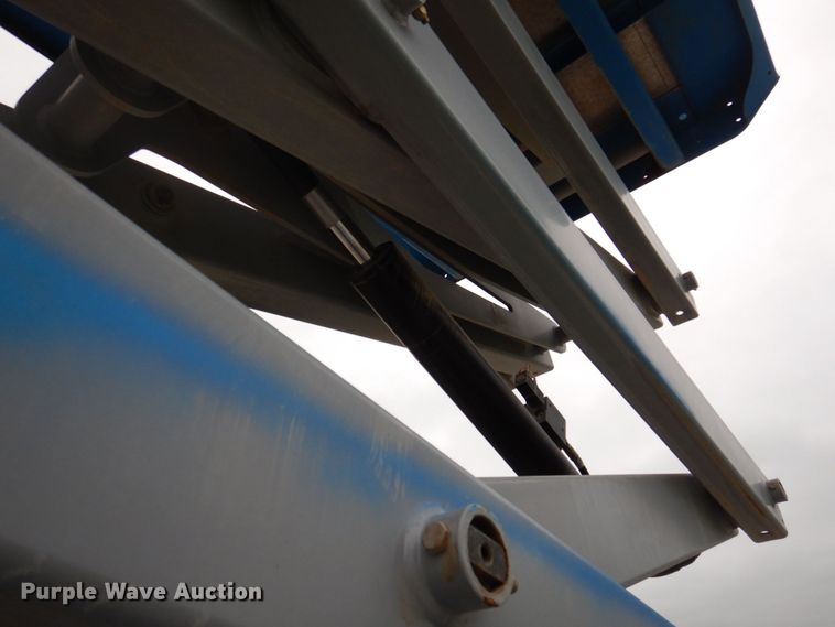 image for item DP5541 2013 Genie GS-4069  scissor lift