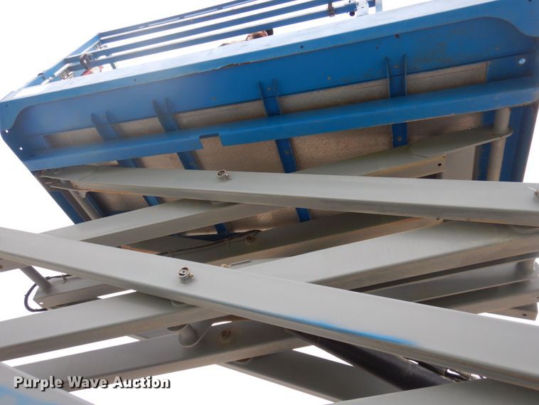 image for item DP5541 2013 Genie GS-4069  scissor lift