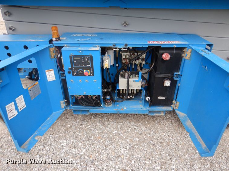image for item DP5541 2013 Genie GS-4069  scissor lift