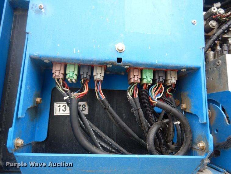 image for item DP5541 2013 Genie GS-4069  scissor lift