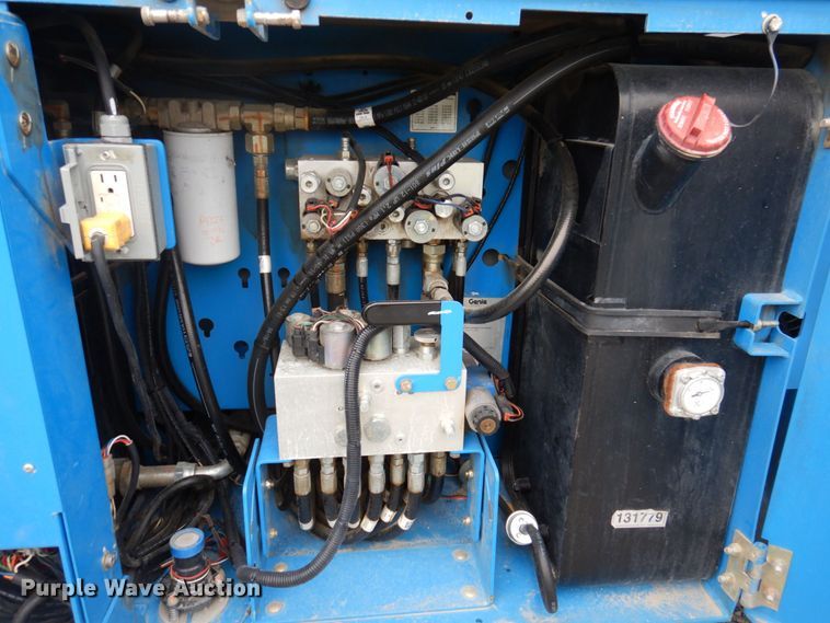 image for item DP5541 2013 Genie GS-4069  scissor lift