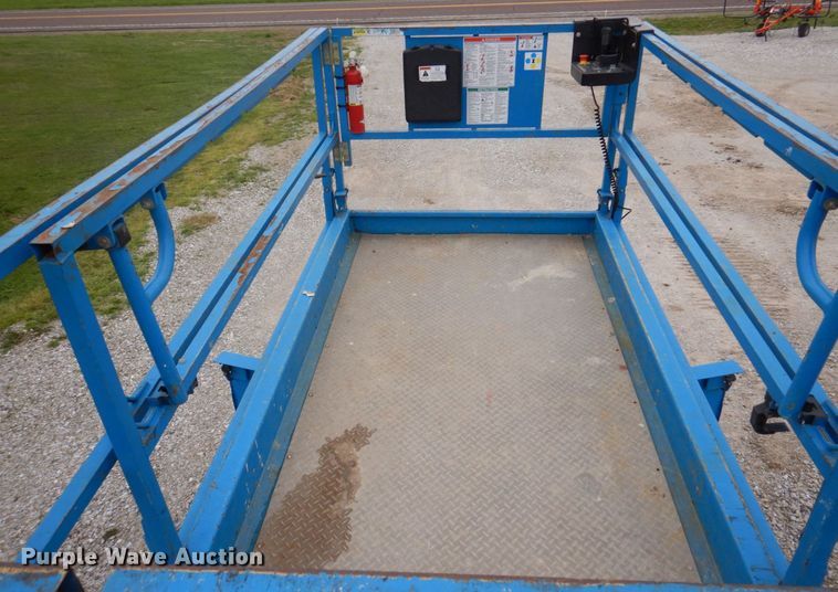 image for item DP5541 2013 Genie GS-4069  scissor lift