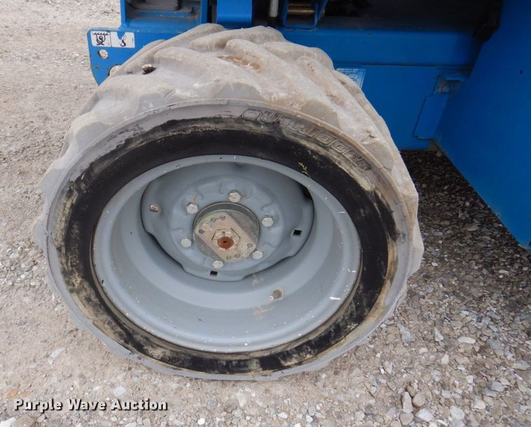 image for item DP5541 2013 Genie GS-4069  scissor lift