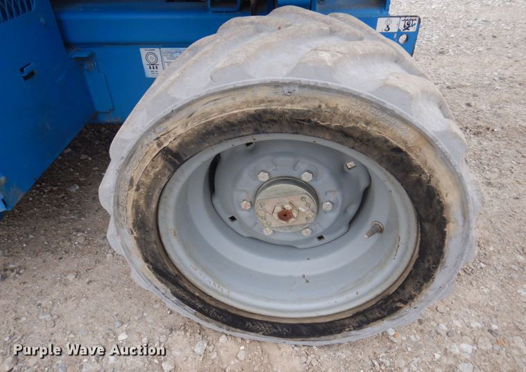 image for item DP5541 2013 Genie GS-4069  scissor lift