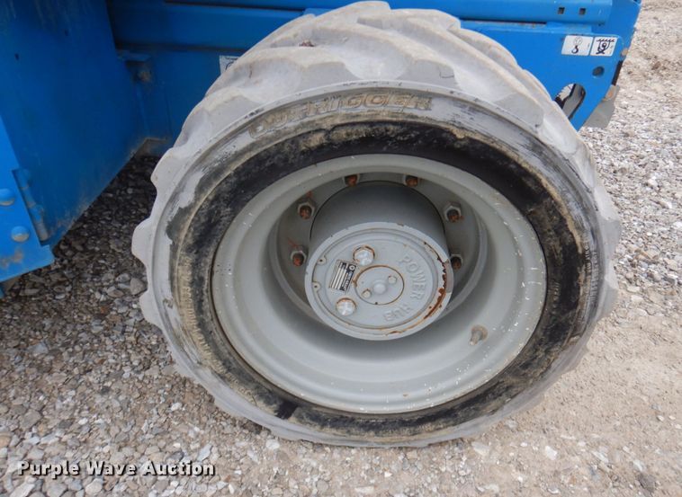 image for item DP5541 2013 Genie GS-4069  scissor lift