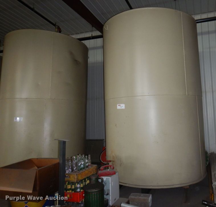 image for item DR0443 Approximately 4,500 gallon tank