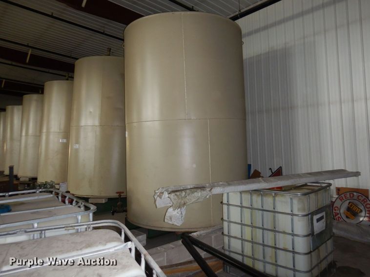 image for item DR0443 Approximately 4,500 gallon tank