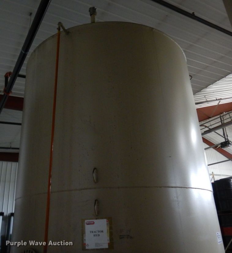 image for item DR0443 Approximately 4,500 gallon tank
