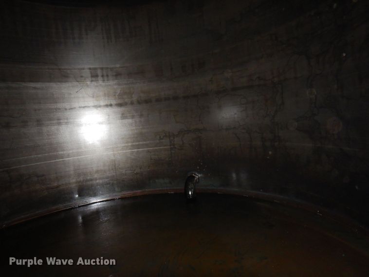 image for item DR0443 Approximately 4,500 gallon tank