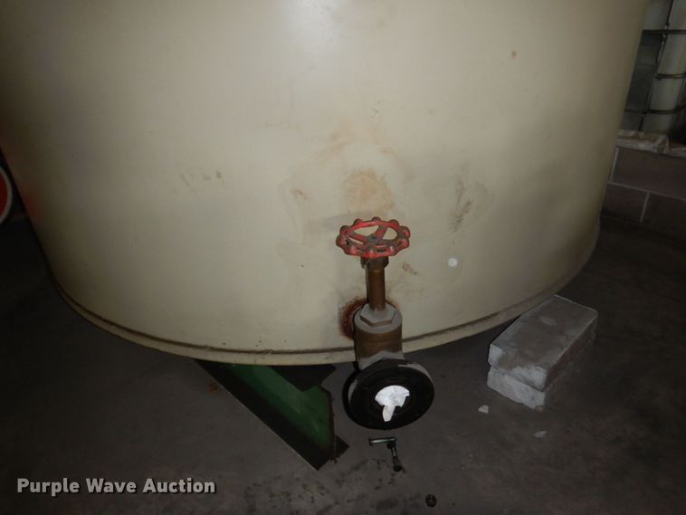 image for item DR0443 Approximately 4,500 gallon tank