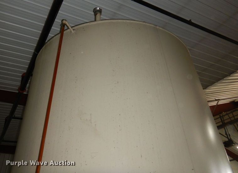 image for item DR0443 Approximately 4,500 gallon tank