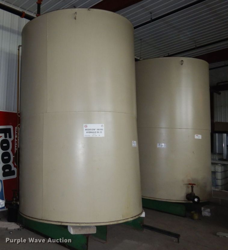 image for item DR0444 Approximately 4,500 gallon tank