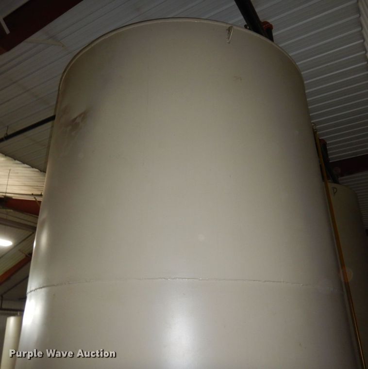 image for item DR0444 Approximately 4,500 gallon tank