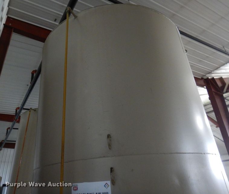 image for item DR0444 Approximately 4,500 gallon tank