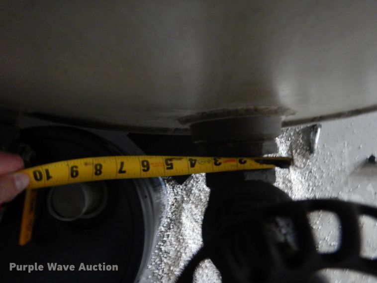 image for item DR0444 Approximately 4,500 gallon tank