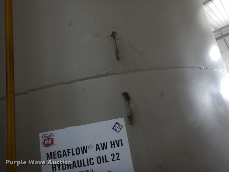 image for item DR0444 Approximately 4,500 gallon tank