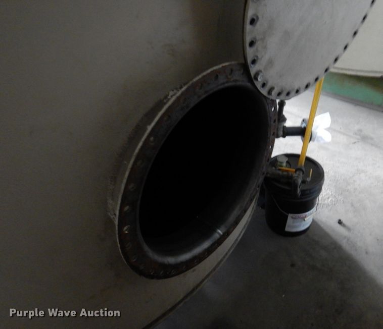 image for item DR0444 Approximately 4,500 gallon tank