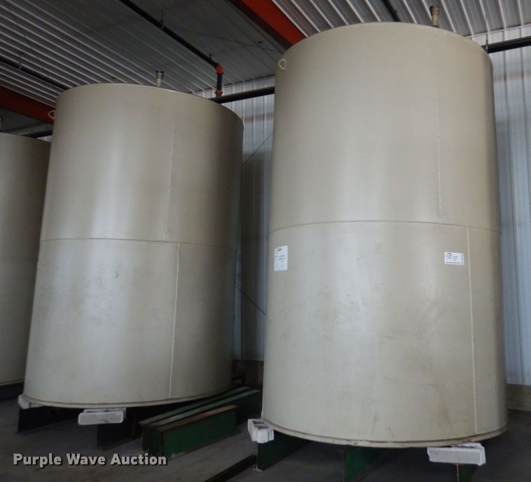 image for item DR0445 Approximately 4,500 gallon tank