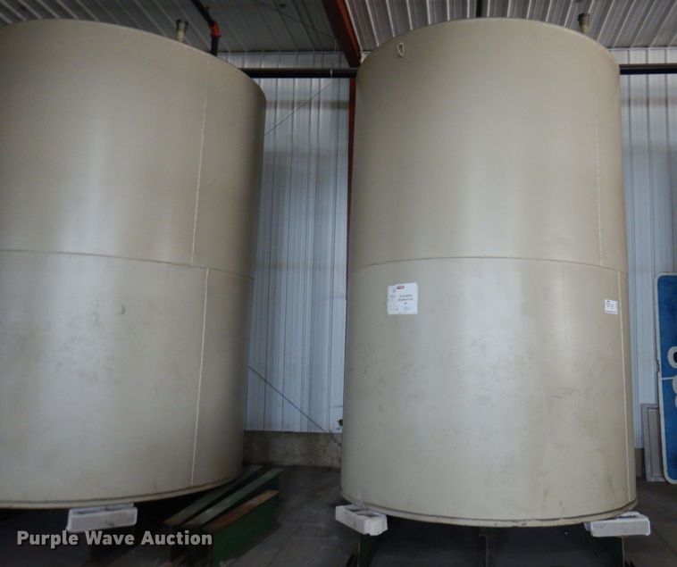 image for item DR0445 Approximately 4,500 gallon tank