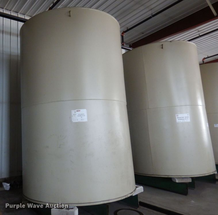 image for item DR0445 Approximately 4,500 gallon tank