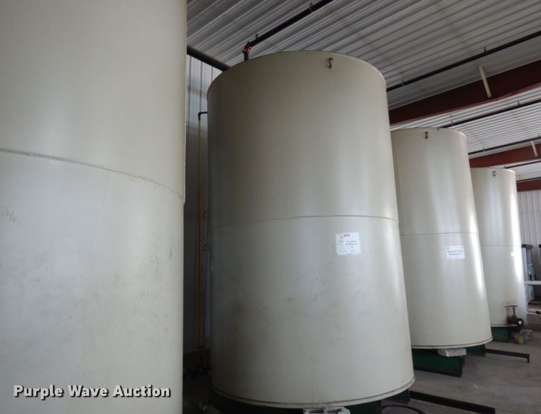 image for item DR0445 Approximately 4,500 gallon tank