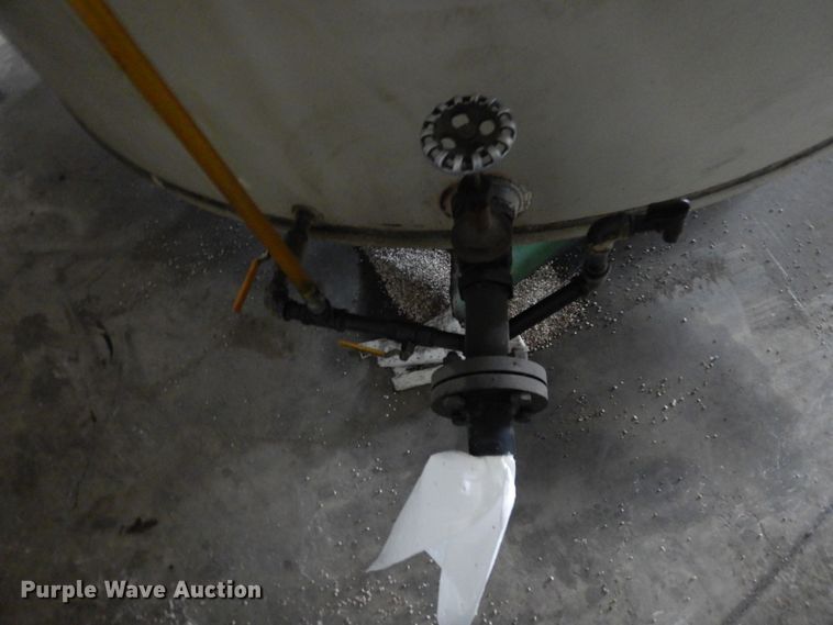 image for item DR0445 Approximately 4,500 gallon tank