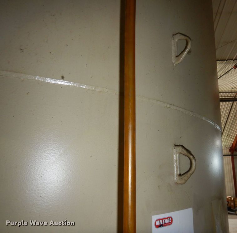 image for item DR0445 Approximately 4,500 gallon tank