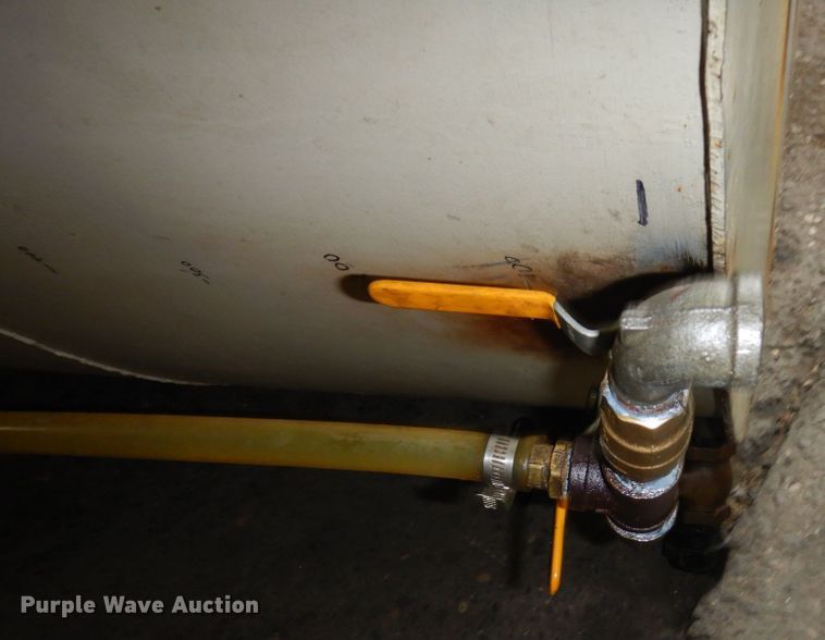 image for item DR0447 Approximately 6,000 gallon tank