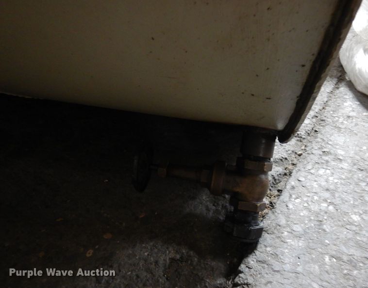 image for item DR0447 Approximately 6,000 gallon tank